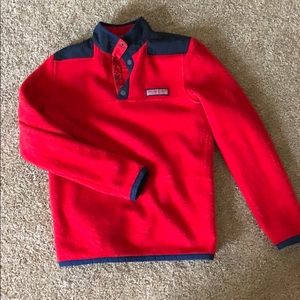 Vineyard vines pull over